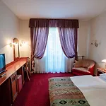 Erzsébet 3*