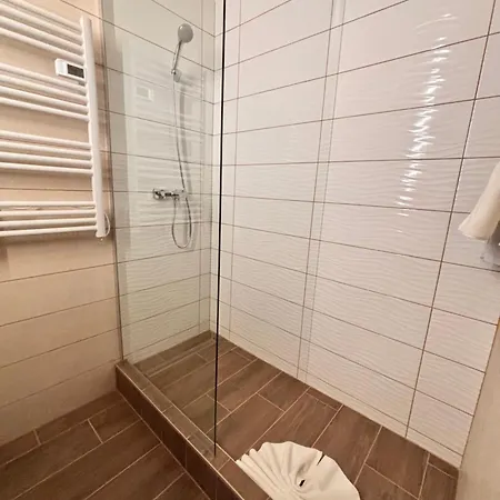 Erzsebet Hotel 3*