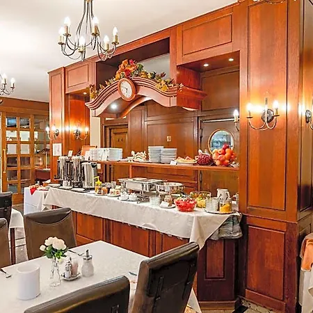 Erzsebet Отель 3*